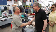 Denizli pazarlarında esnafın belediye tepkisi sürerken AK Parti sahaya indi