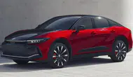 Toyota’nın yeni hibrit sistemiyle Crown daha az yakacak