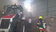 Edremit’te saman deposu alevlere teslim oldu