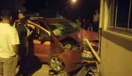 Kapaklı’da alkollü sürücü duvara çarptı