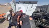 Viranşehir yolunda feci kaza Tır ve kamyon çarpıştı