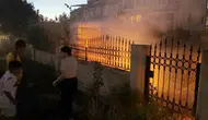 Aksaray'da kreş bahçesinde çıkan yangını çocuklar bidonlarla söndürdü