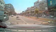 Şanlıurfa'da motosikletin otomobile çarptığı kaza kameraya yansıdı