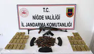 Niğde’de iki eve baskın Kalaşnikof ve binlerce mermi çıktı