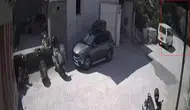 Hatay'da 16 yıllık ağaç park halindeki kamyoneti hurdaya çevirdi