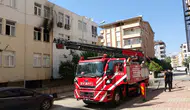 Manavgat'ta bir dairede çıkan yangın mahalleliyi sokağa döktü