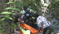 Amasya'da ahşap ev küle döndü, görme engelli kadın son anda kurtarıldı