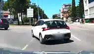 Samsun trafiğinde saniyelerle önlenen büyük kaza