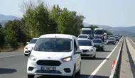 Balıkesir yollarında araç yoğunluğu zirveye ulaştı