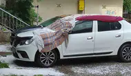 Ardahan’da dolu yağışı sürücüleri harekete geçirdi