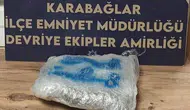 İzmir'de polisten kaçan şüphelinin çantasından servet değerinde uyuşturucu çıktı