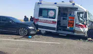 Nusaybin yolunda ambulans kazası 3 yaralı