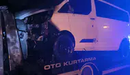 Samsun'da seyir halindeki çekici ve üzerindeki araç küle döndü