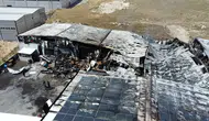 Afyon’da sucuk fabrikasından geriye sadece enkaz kaldı