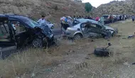 Midyat yolunda feci kaza 2 yaşındaki Yakup bebek hayatını kaybetti