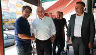 Darıca Belediye Başkanı Muzaffer Bıyık sahadan sesleri dinliyor