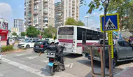 Adana'da yaya geçidindeki genç kıza minibüs çarptı