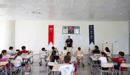 Aydınlı çocuklar tatilde İngilizceyi oyunla öğreniyor