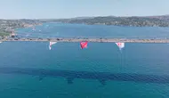 15 Temmuz anması için dev bayrak köprüye asıldı