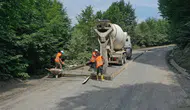 Ordu’da üç ilçeyi birbirine bağlayan yollar betonla güçleniyor