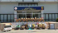 Batman'da evlere baskın yapan jandarma kaçak tütün deposunu ortaya çıkardı