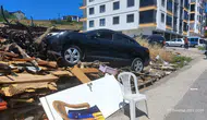 Ereğli'de fırın önündeki odun yığınına çarpan otomobilde 6 kişi yaralandı