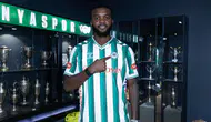 Konyaspor stoper hattını Nijeryalı Awaziem ile güçlendirdi