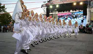 Kartepe meydanında Balkan rüzgarı esti