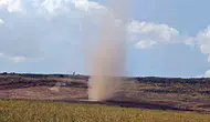 Bitlis semalarında yükselen toz hortumu paniğe yol açmadı