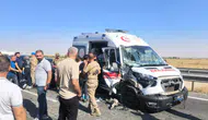 Nusaybin'de hasta taşıyan ambulans zincirleme kazaya karıştı