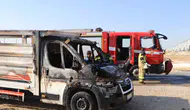 Karaman'da seyir halindeki kamyonet alevlere teslim oldu