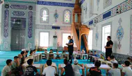 Manisalı polislerden çocuklara erken yaşta güvenlik dersi