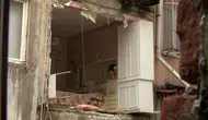 Şişli'de binanın duvarı çöktü mahalleli deprem oluyor sandı