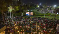 Mersin sahilinde açık hava sineması keyfi başladı