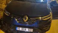 Bilecik yolunda gece yarısı park halindeki araca çarptı