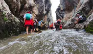 Kelkit’in saklı güzelliği Yılanlı Kanyon’da 77 kişilik keşif yürüyüşü