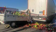 Manisa’da TIR’a çarpan kamyonet hurdaya döndü