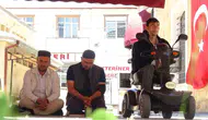 Bayburtlu Abdullah engelleri aşıp safa duruyor