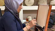 Gençler halı dokumayı minyatür tezgahlarla yeniden keşfediyor