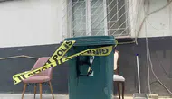 Adana'da dehşet anları Eşini apartman girişinde çekiçle ağır yaraladı