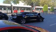 Fatih’te çarptığı minibüsü bırakıp kaçtı