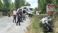 Kütahya’da kavşakta çarpışan araç kanala uçtu