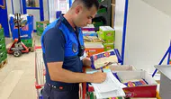Tosya zabıtası market raflarını yakın markaja aldı