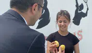 Iğdır’da tenis kortlarında kayısı molası