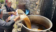 Bingöl’de dut pekmezi sezonu Asırlık yöntemlerle sofralara ulaşıyor