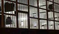Burdur'da öfkesine yenilen şahıs iş yerinin camlarını indirdi