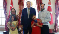 İngiliz çocuk Joshua Harris Erdoğan ile Dolmabahçe’de buluştu