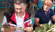 Tekirdağlı çiftçinin dolu mesaisi