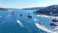 Boğazda şehitler anısına 253 tekneyle dev kortej