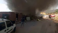 Sındırgı’da işçi konteynerleri alevlere teslim oldu